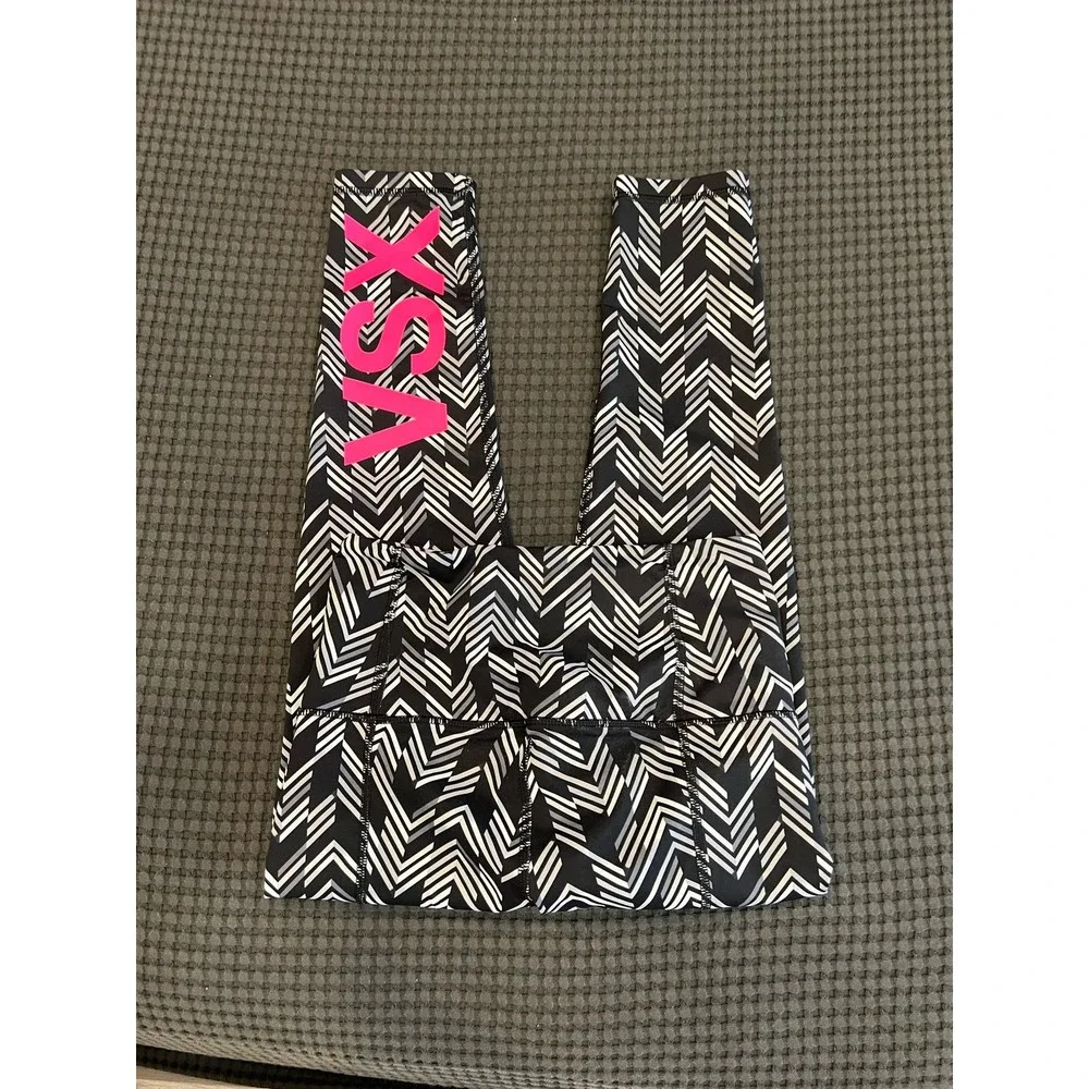 Victoria Secret Capri Leggings | NWOT Womens Black White Print Athletic Pants - Picture 4 of 8
